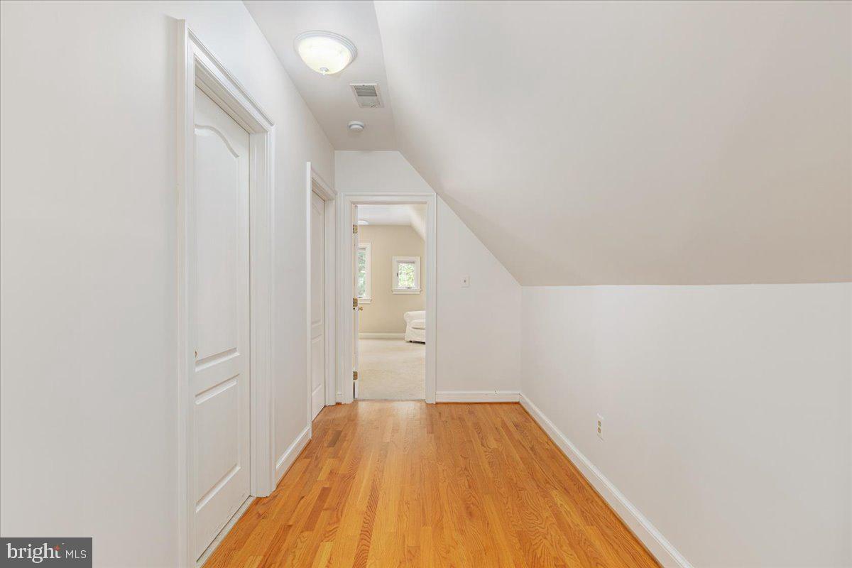 LEEWOOD - Residential