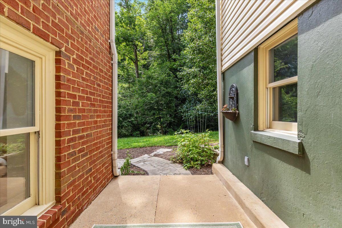 LEEWOOD - Residential