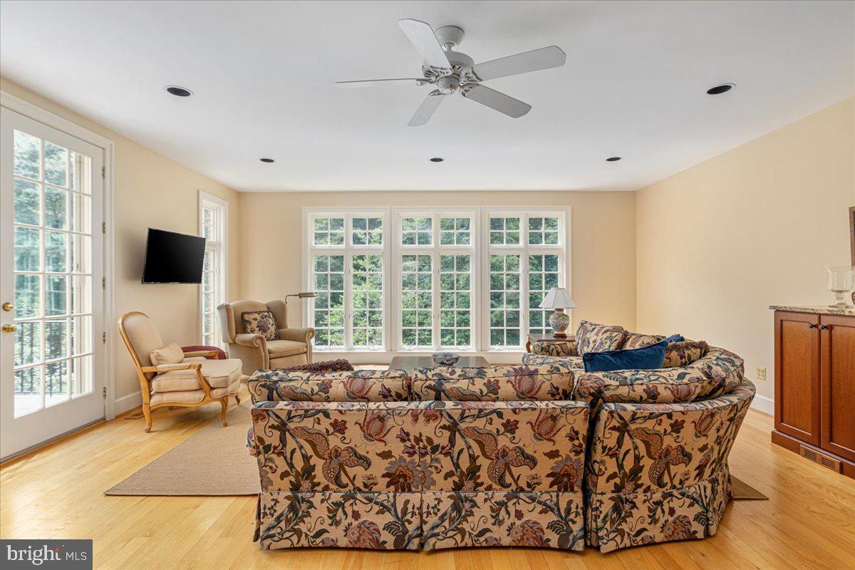 LEEWOOD - Residential