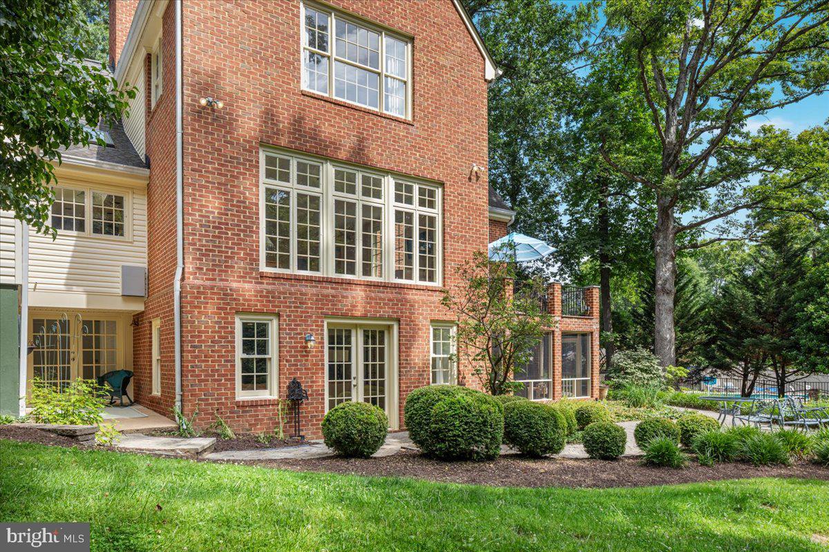 LEEWOOD - Residential