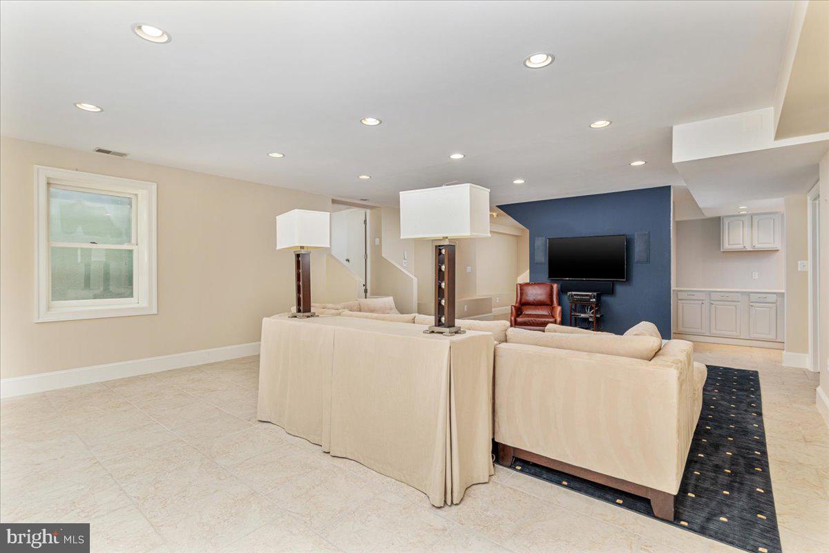 LEEWOOD - Residential