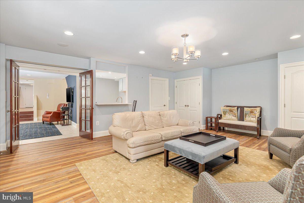 LEEWOOD - Residential