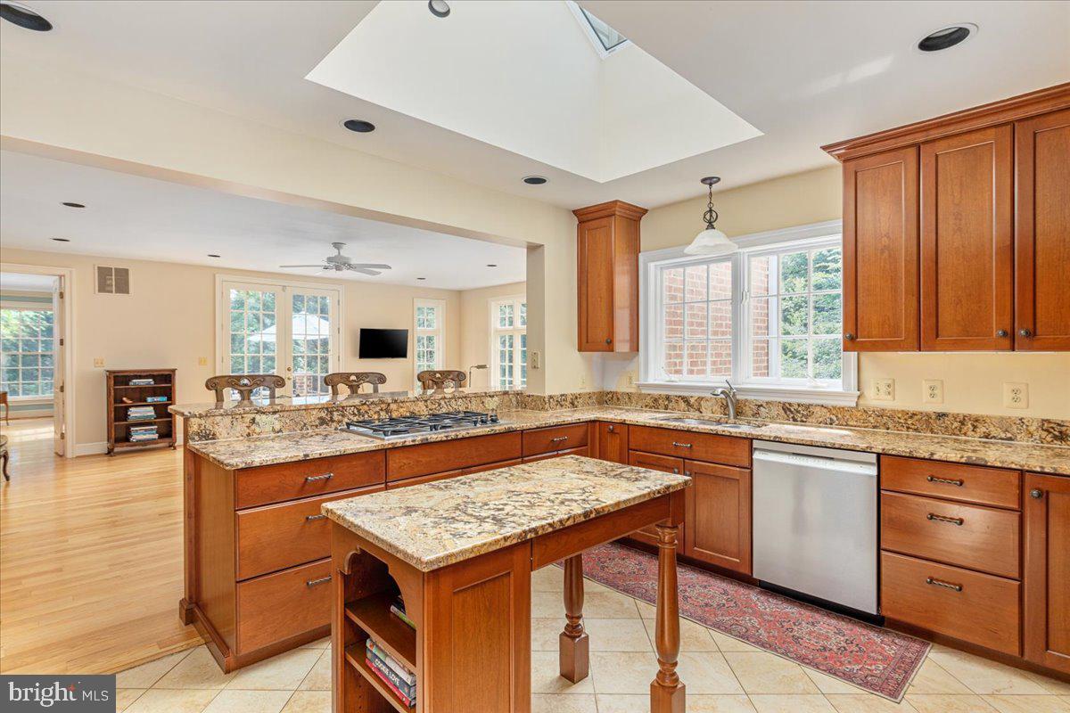 LEEWOOD - Residential