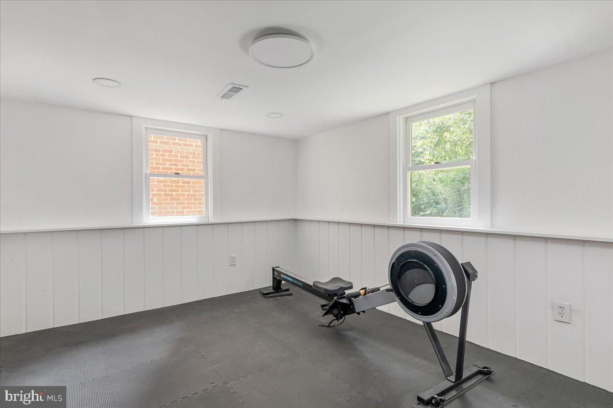 LEEWOOD - Residential