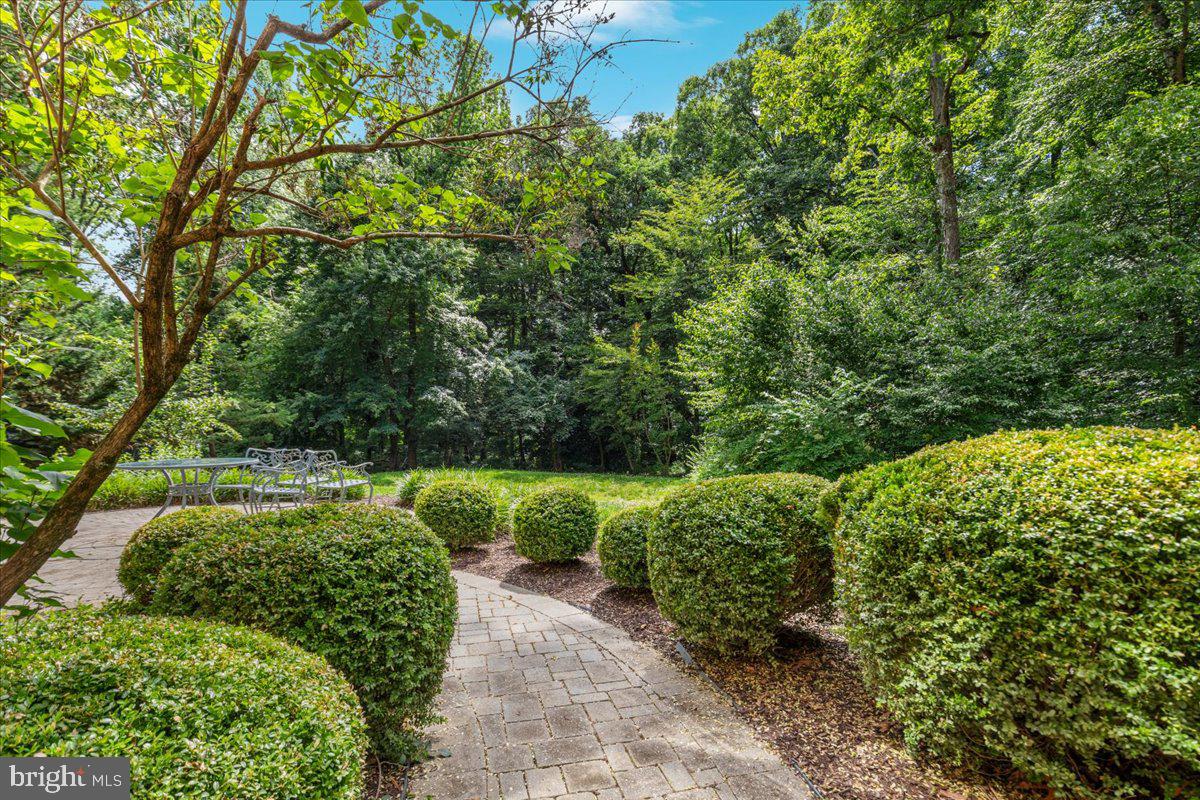 LEEWOOD - Residential