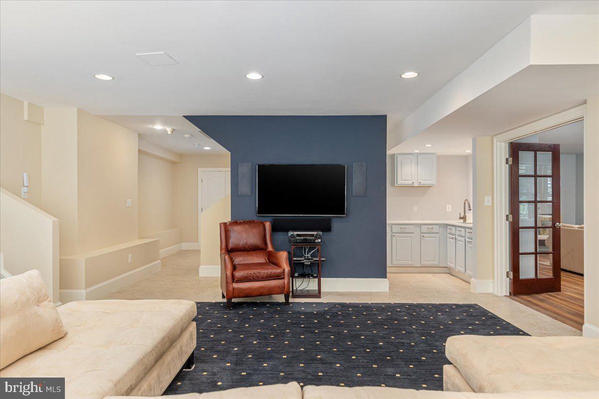 LEEWOOD - Residential