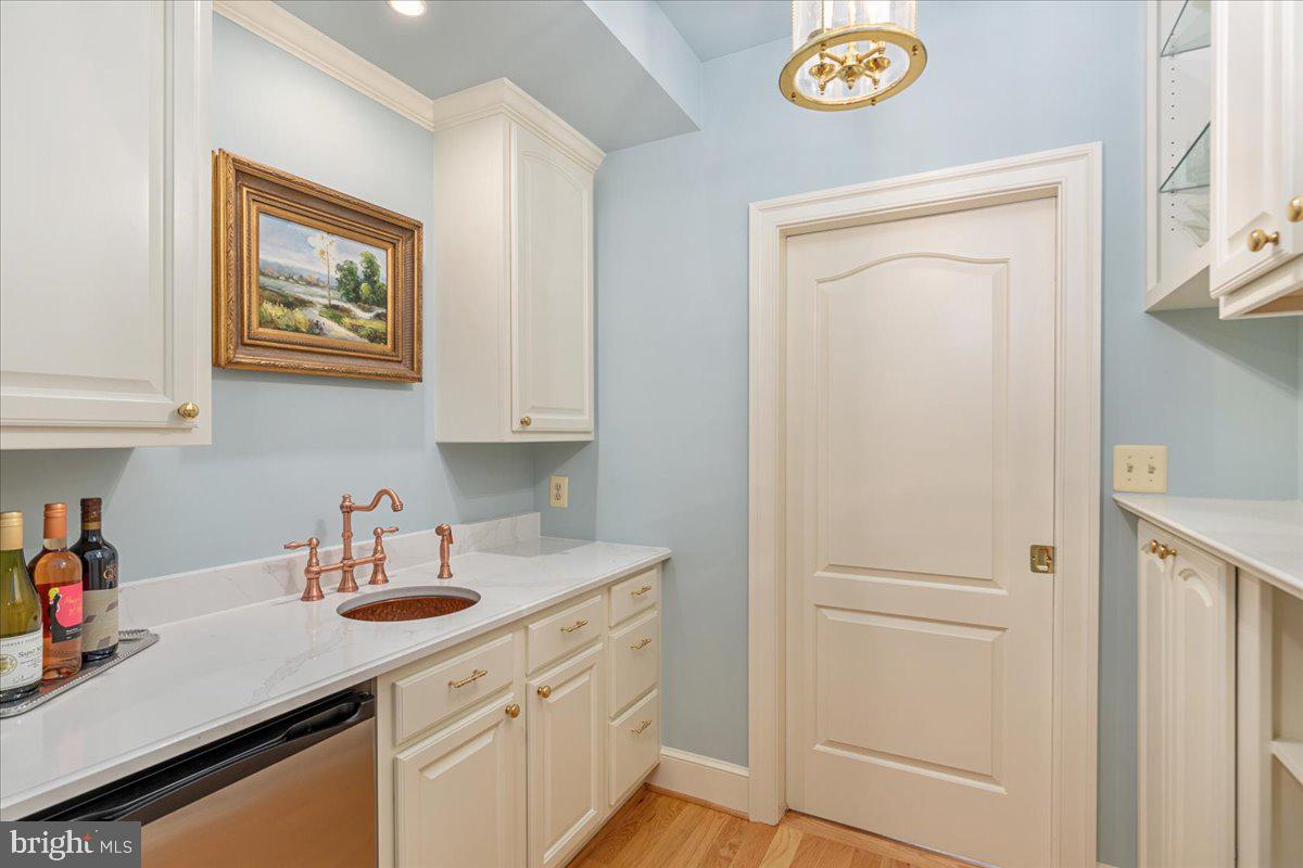 LEEWOOD - Residential