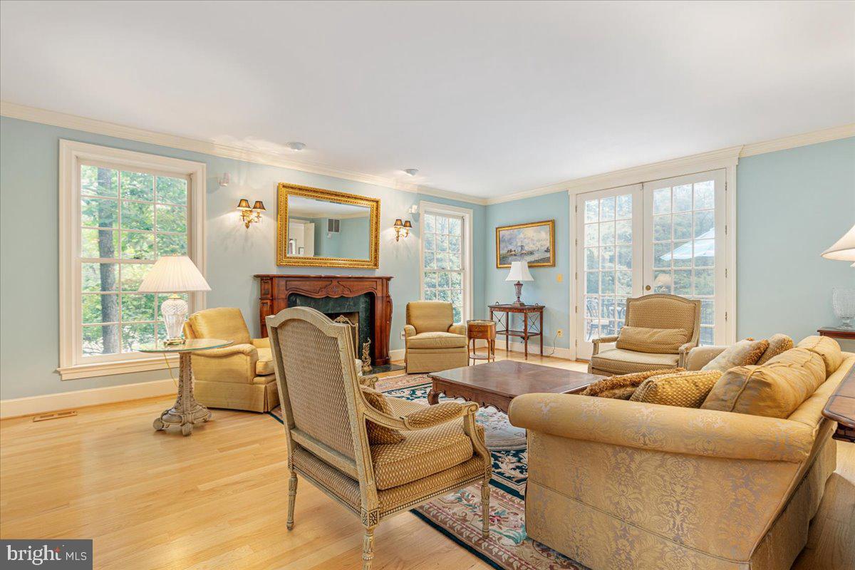 LEEWOOD - Residential