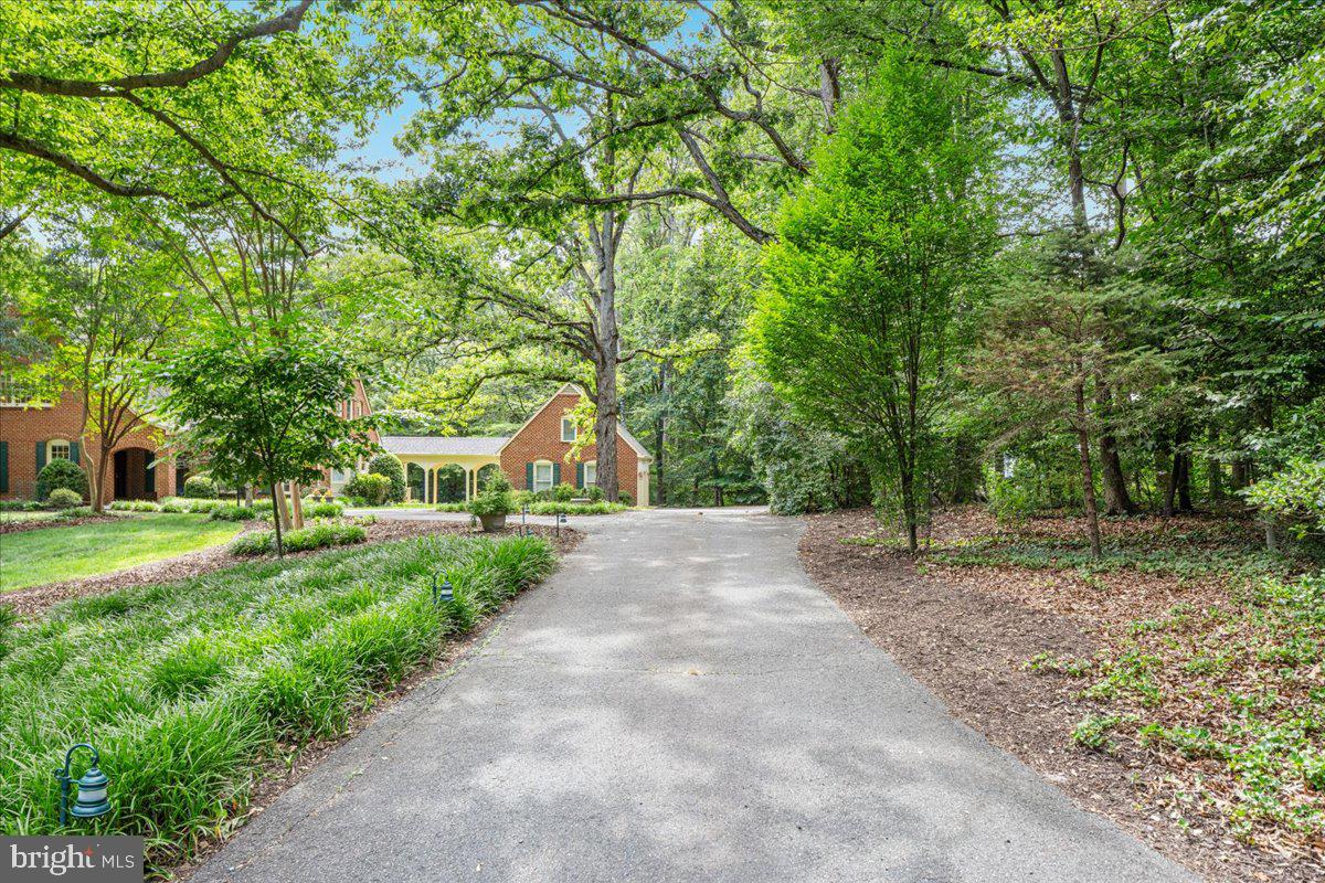 LEEWOOD - Residential