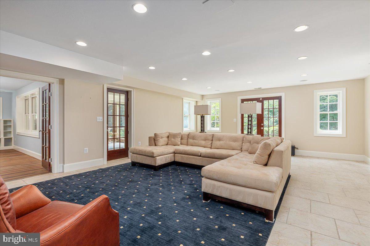 LEEWOOD - Residential