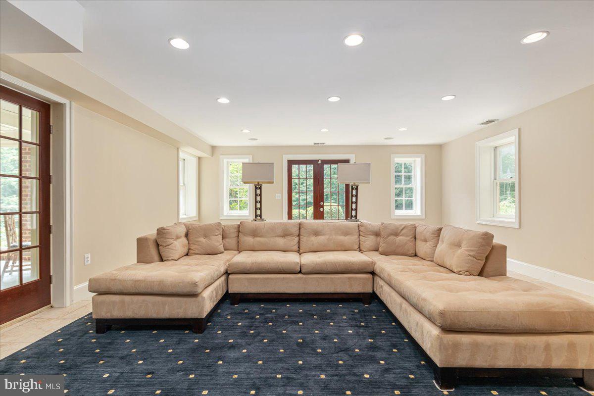 LEEWOOD - Residential