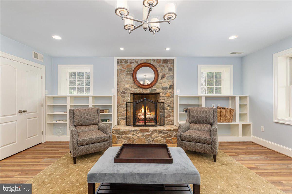 LEEWOOD - Residential