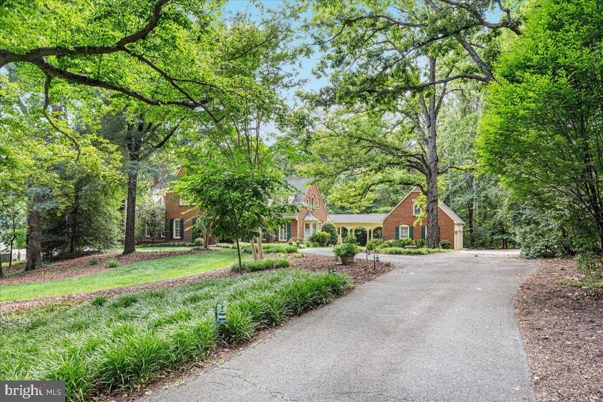 LEEWOOD - Residential
