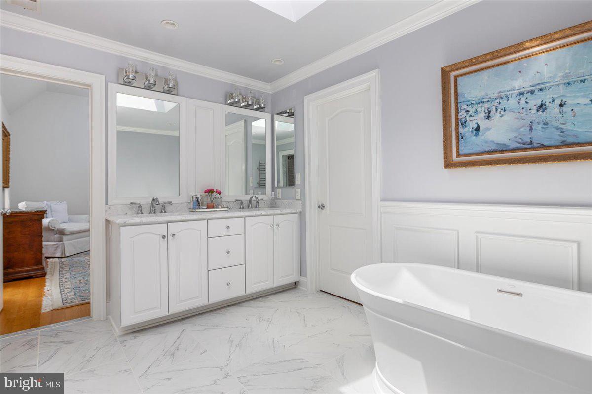 LEEWOOD - Residential