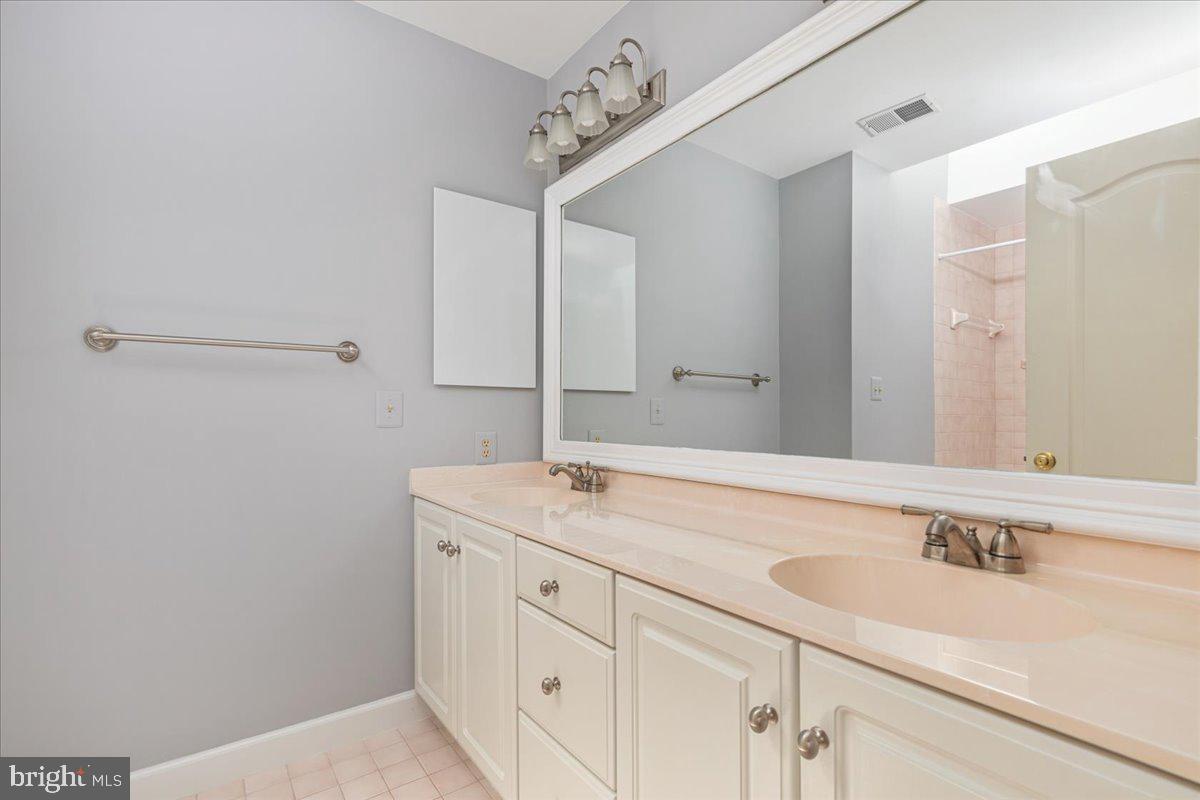 LEEWOOD - Residential