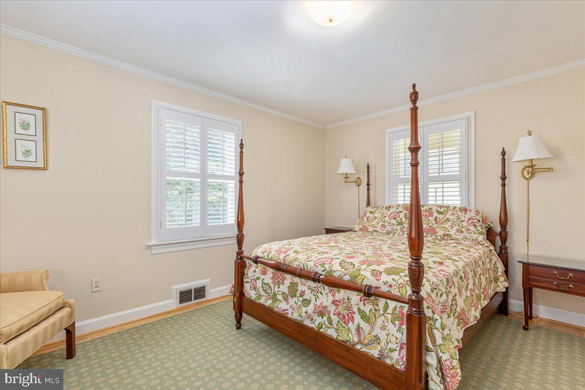LEEWOOD - Residential