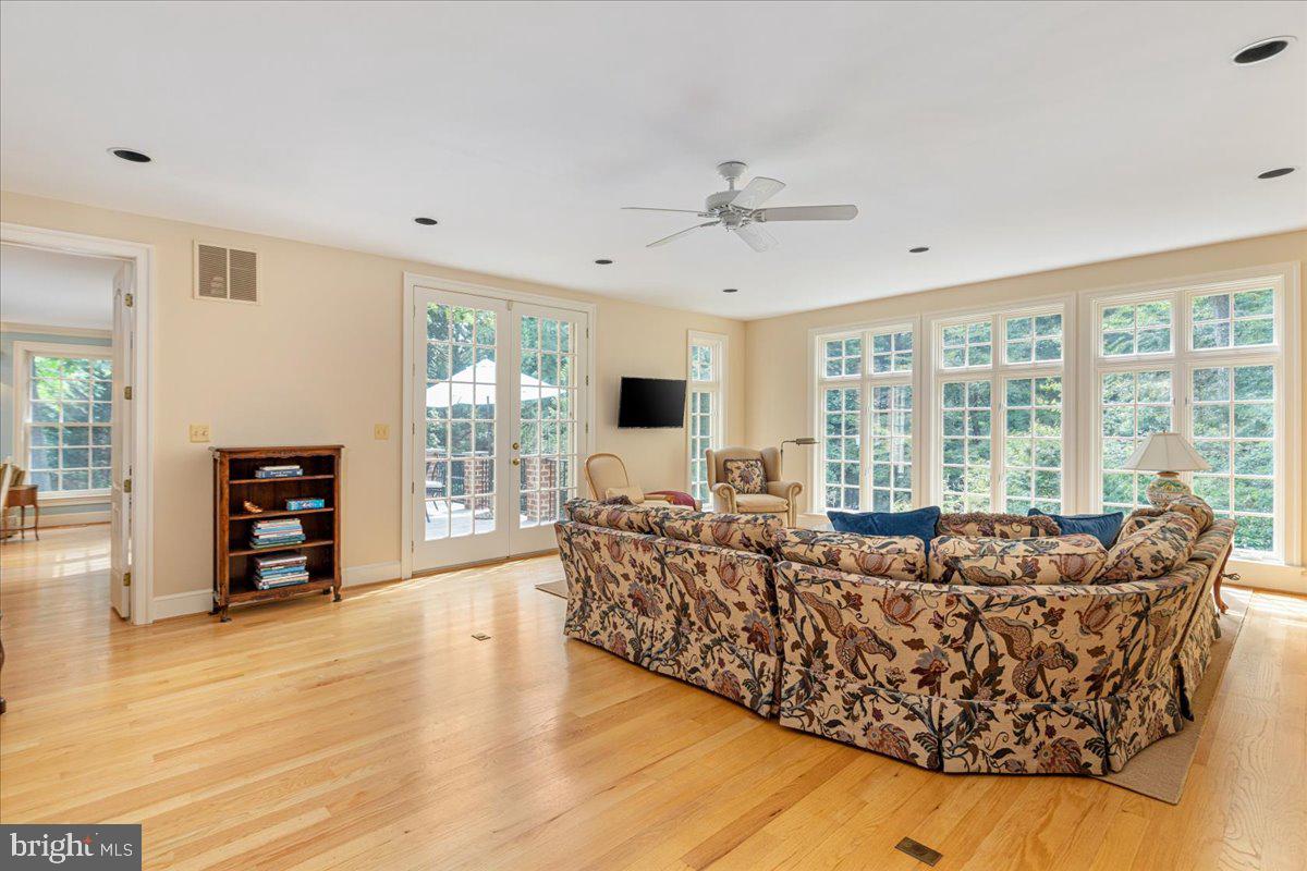 LEEWOOD - Residential
