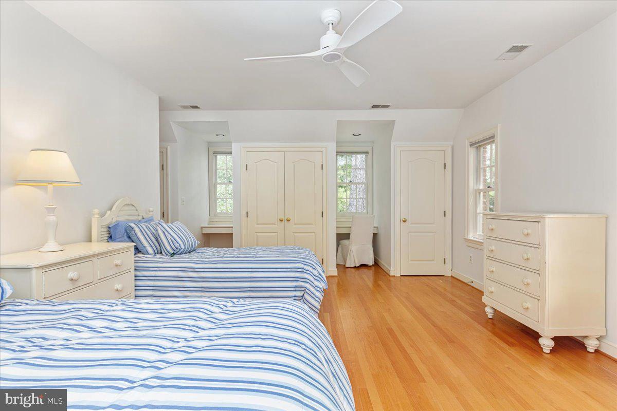 LEEWOOD - Residential