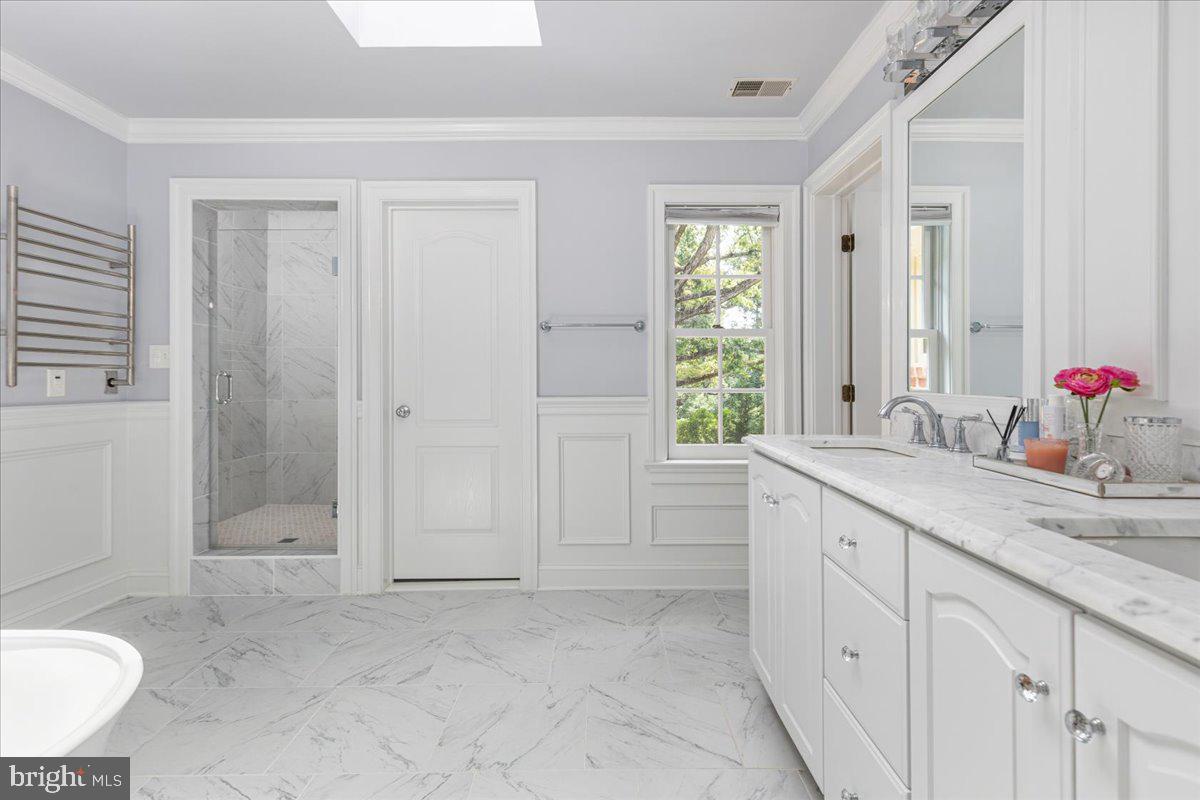 LEEWOOD - Residential