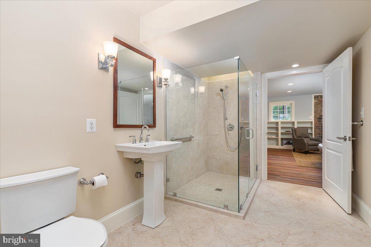 LEEWOOD - Residential
