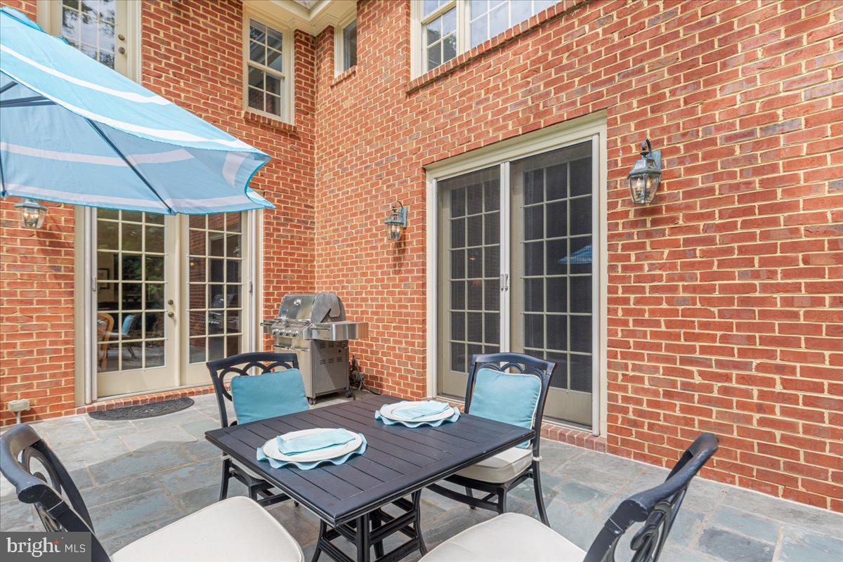 LEEWOOD - Residential