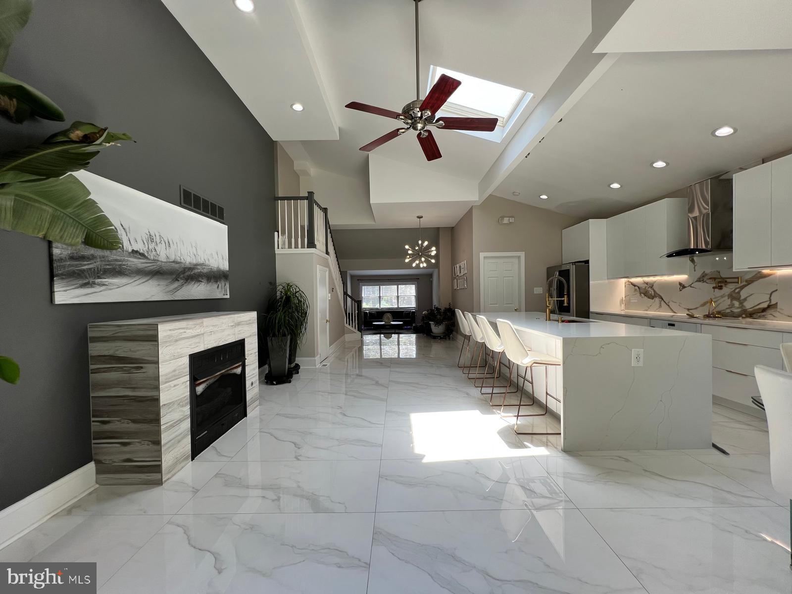 HUNTINGDON VALLEY - Residential
