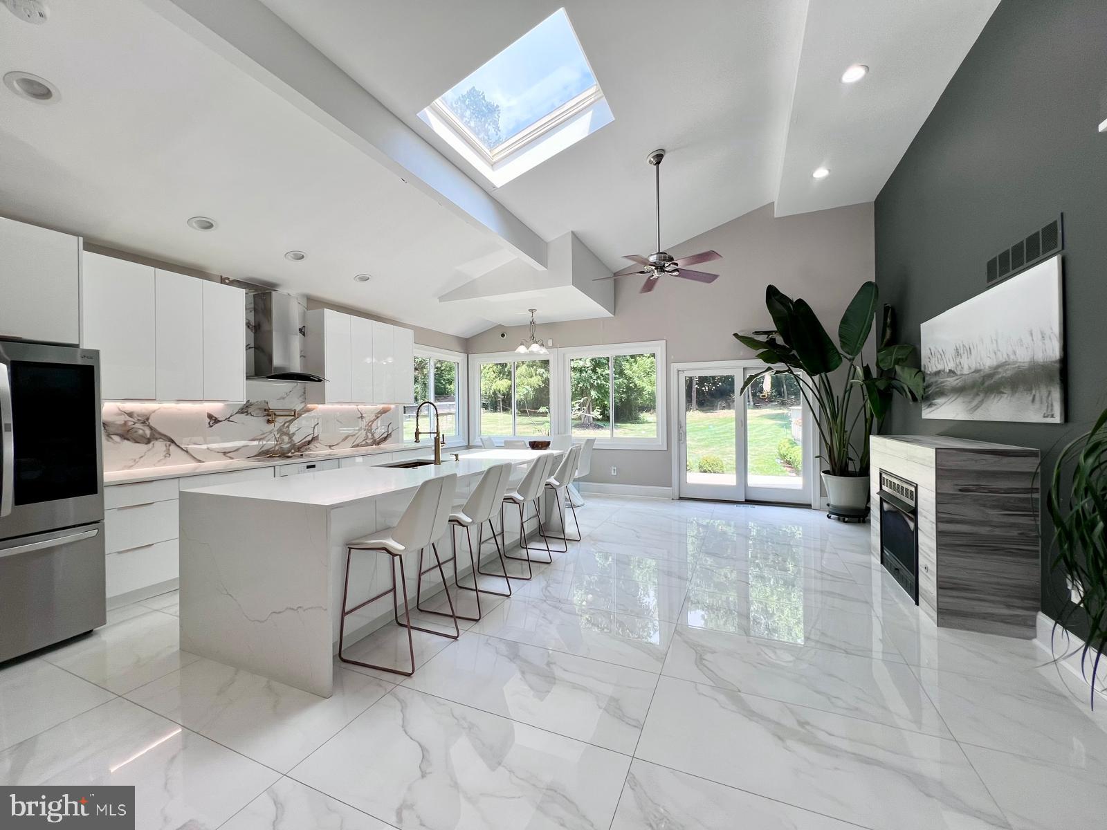 HUNTINGDON VALLEY - Residential