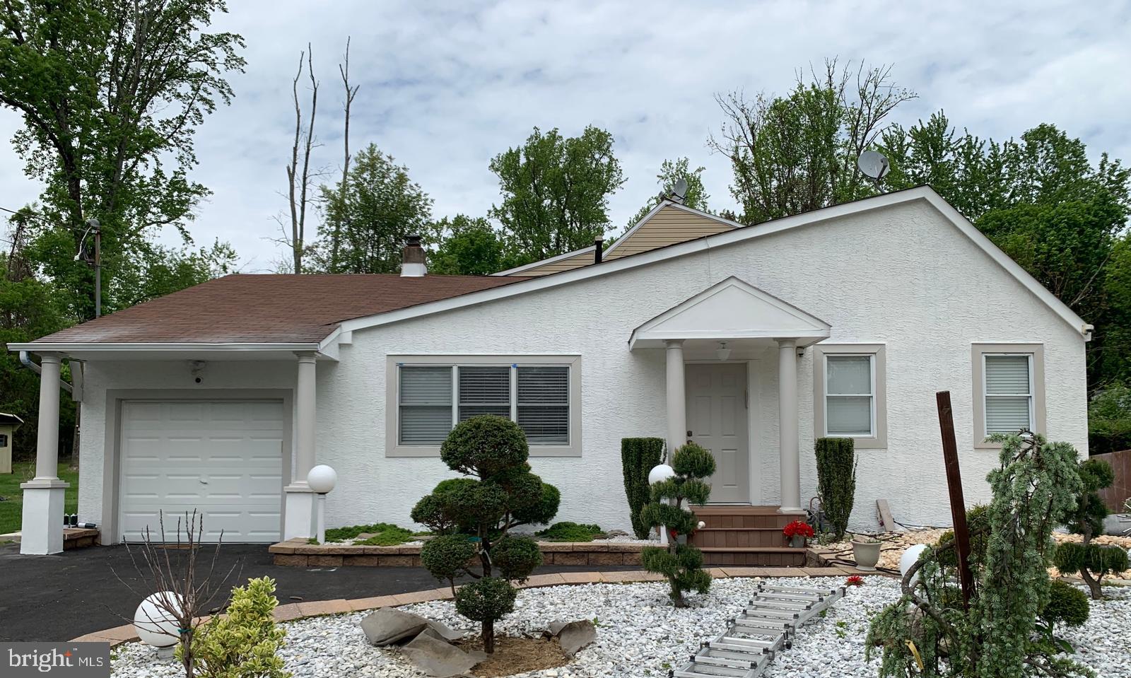 HUNTINGDON VALLEY - Residential