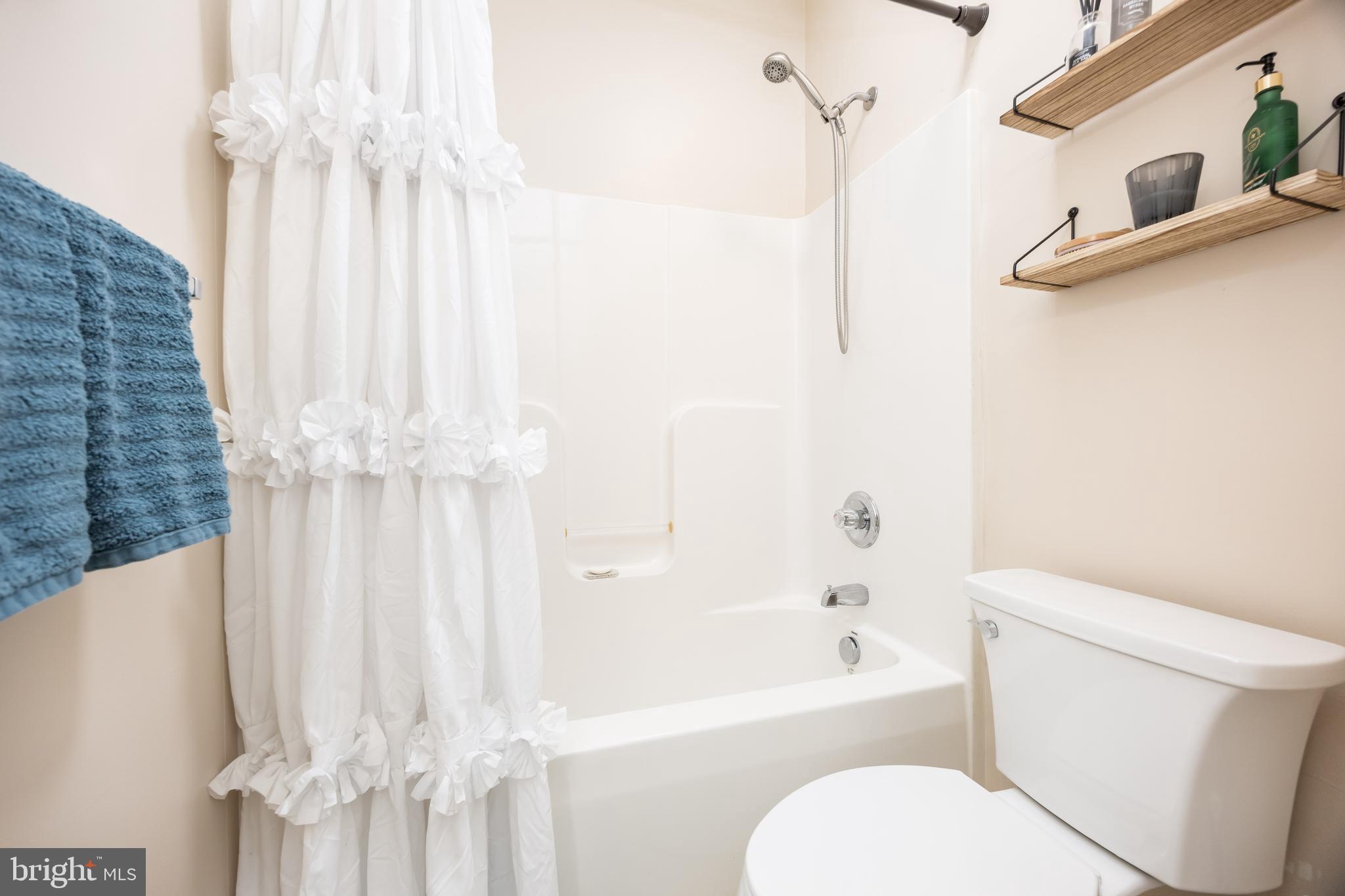 WOOD CREEK GOLF COMM - Residential
