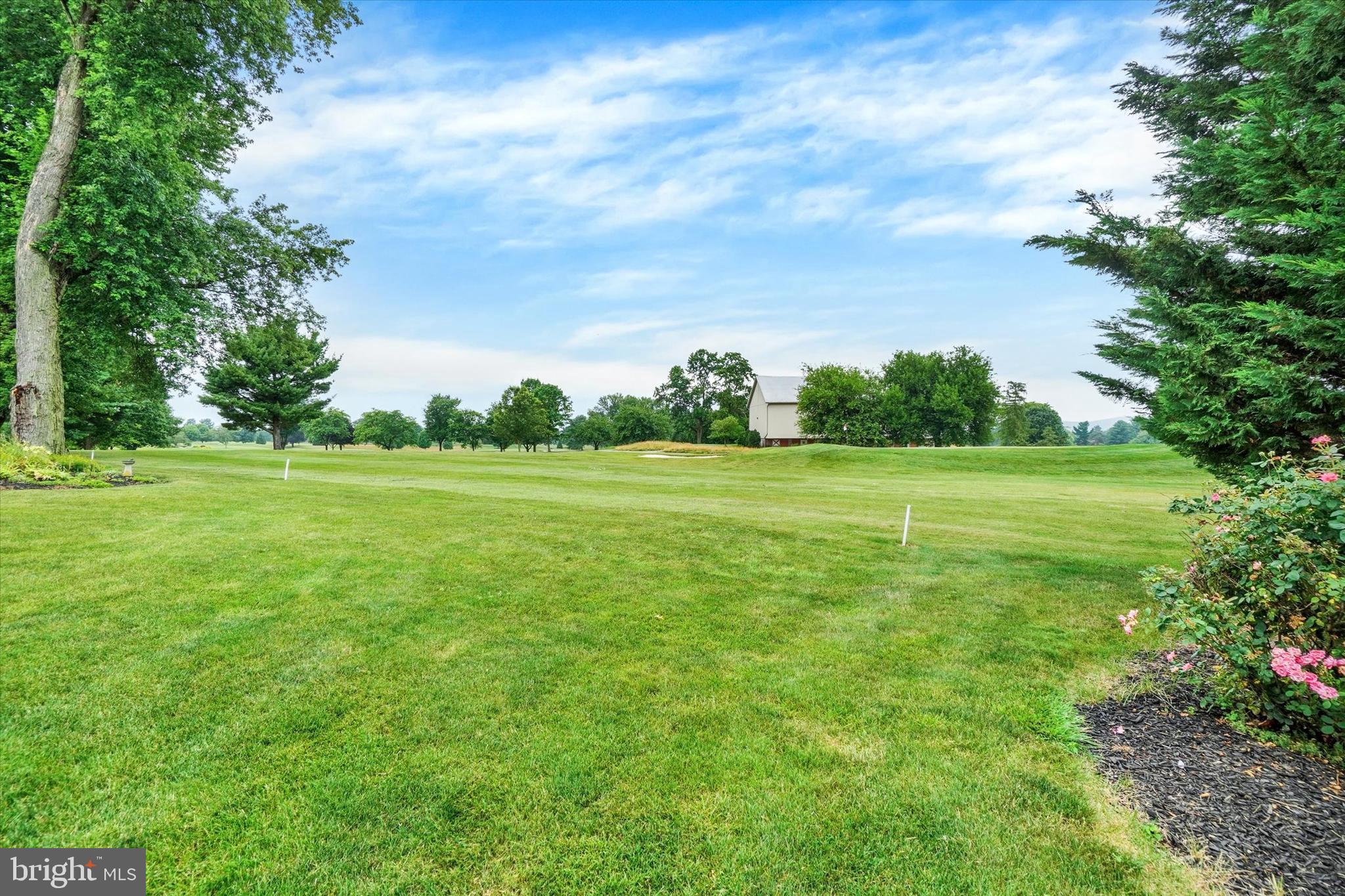 OUTDOOR COUNTRY CLUB - Residential