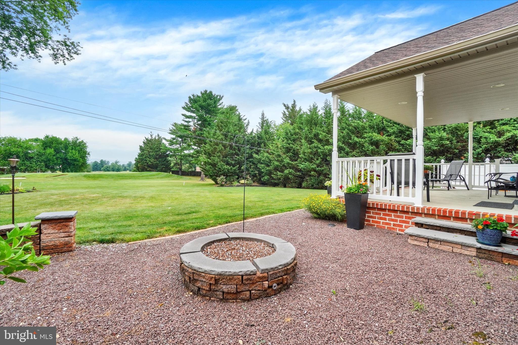 OUTDOOR COUNTRY CLUB - Residential
