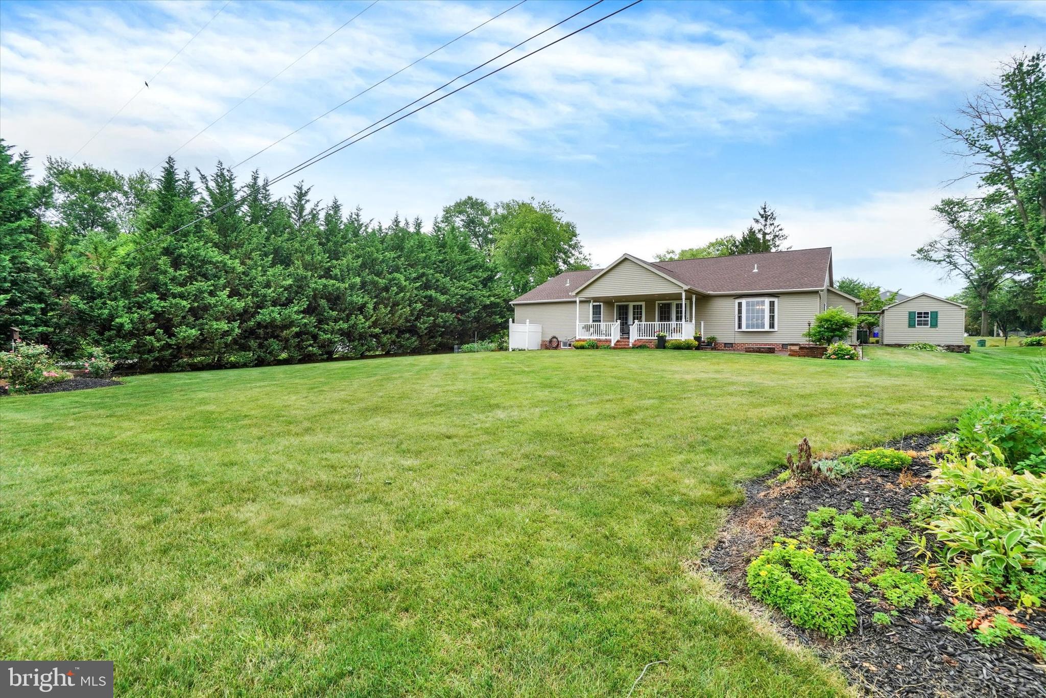 OUTDOOR COUNTRY CLUB - Residential