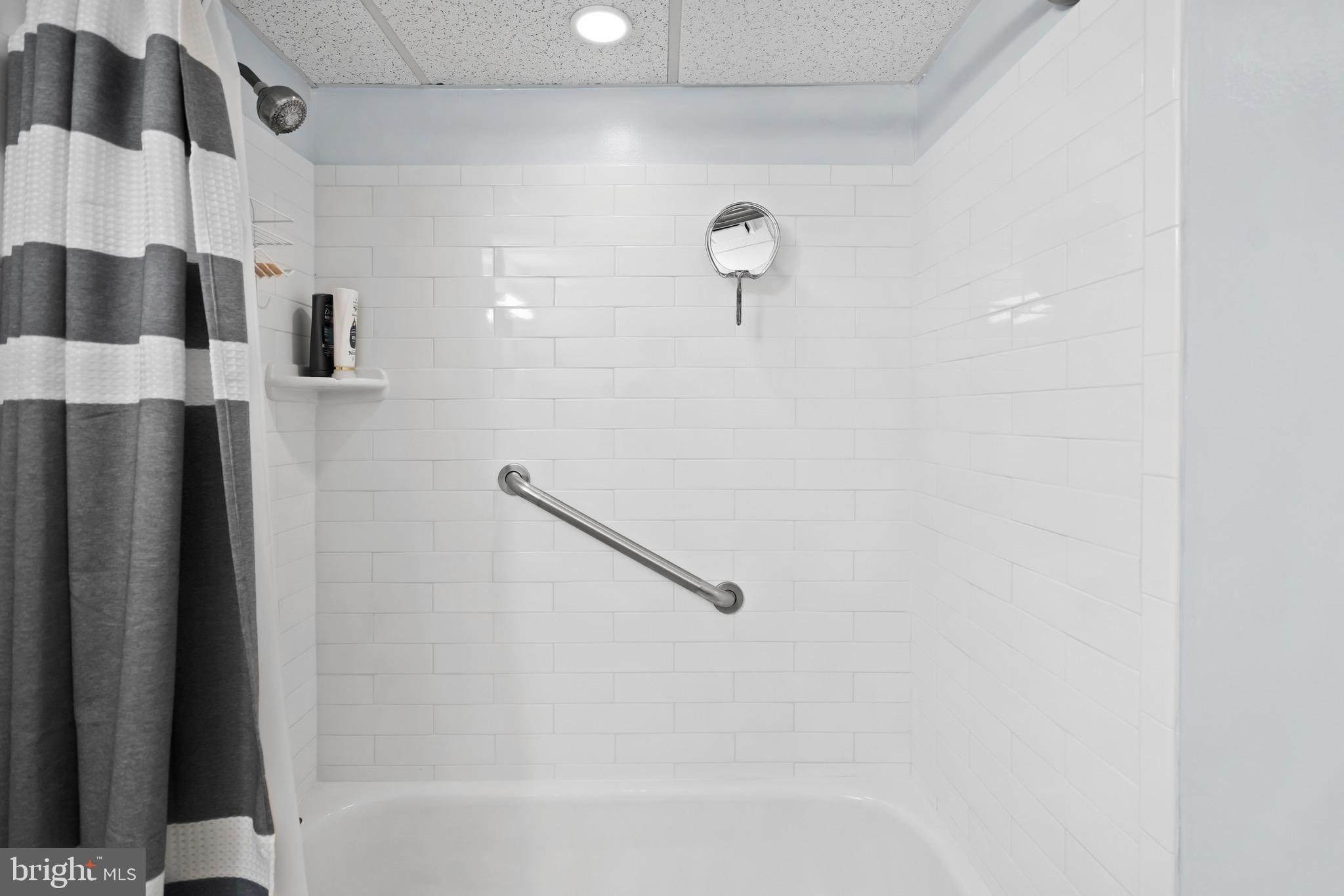 HAVERFORD HILL - Residential