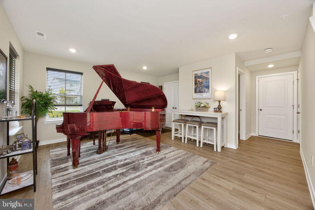 RIVER POINTE - Residential
