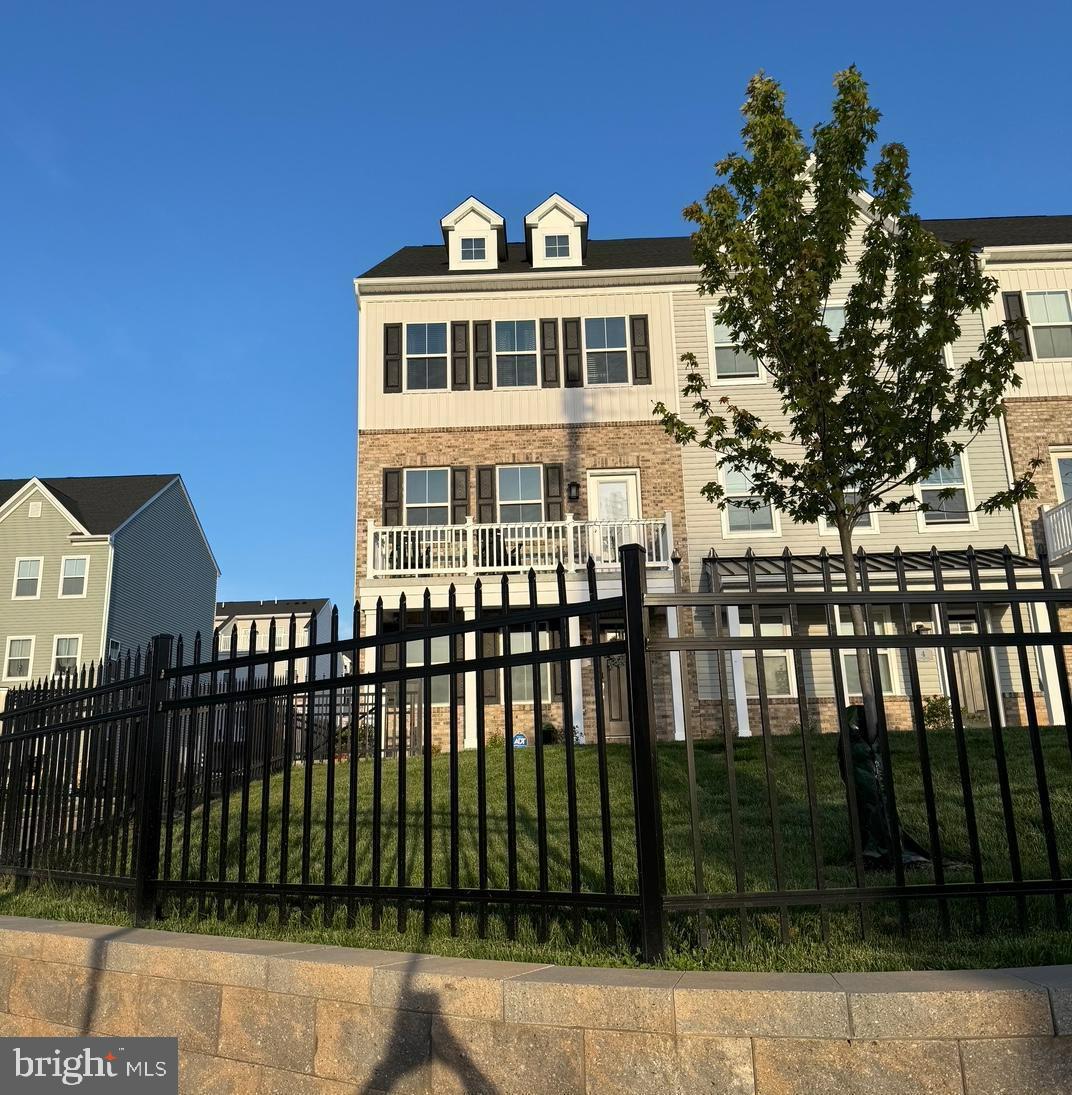 RIVER POINTE - Residential