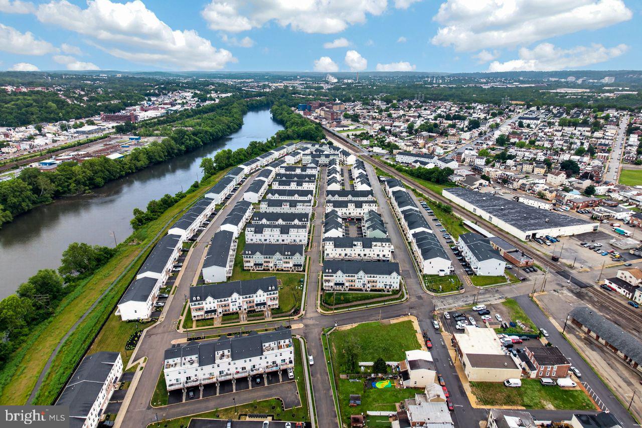 RIVER POINTE - Residential