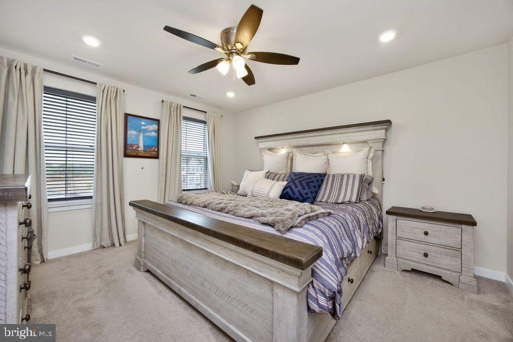 RIVER POINTE - Residential