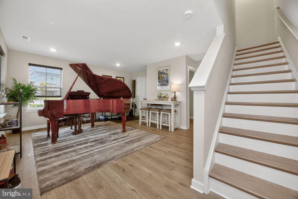 RIVER POINTE - Residential