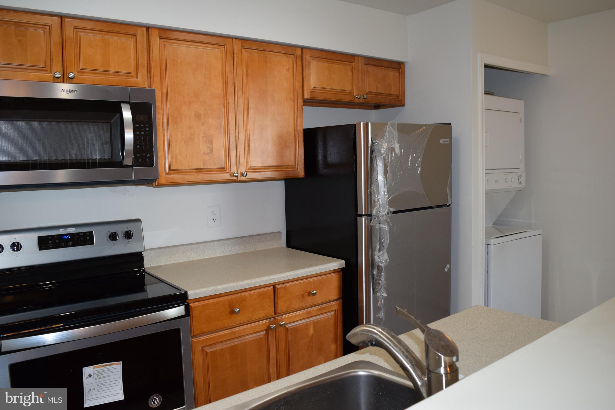 CLUSTERS AT WOODLAWN - Residential Lease
