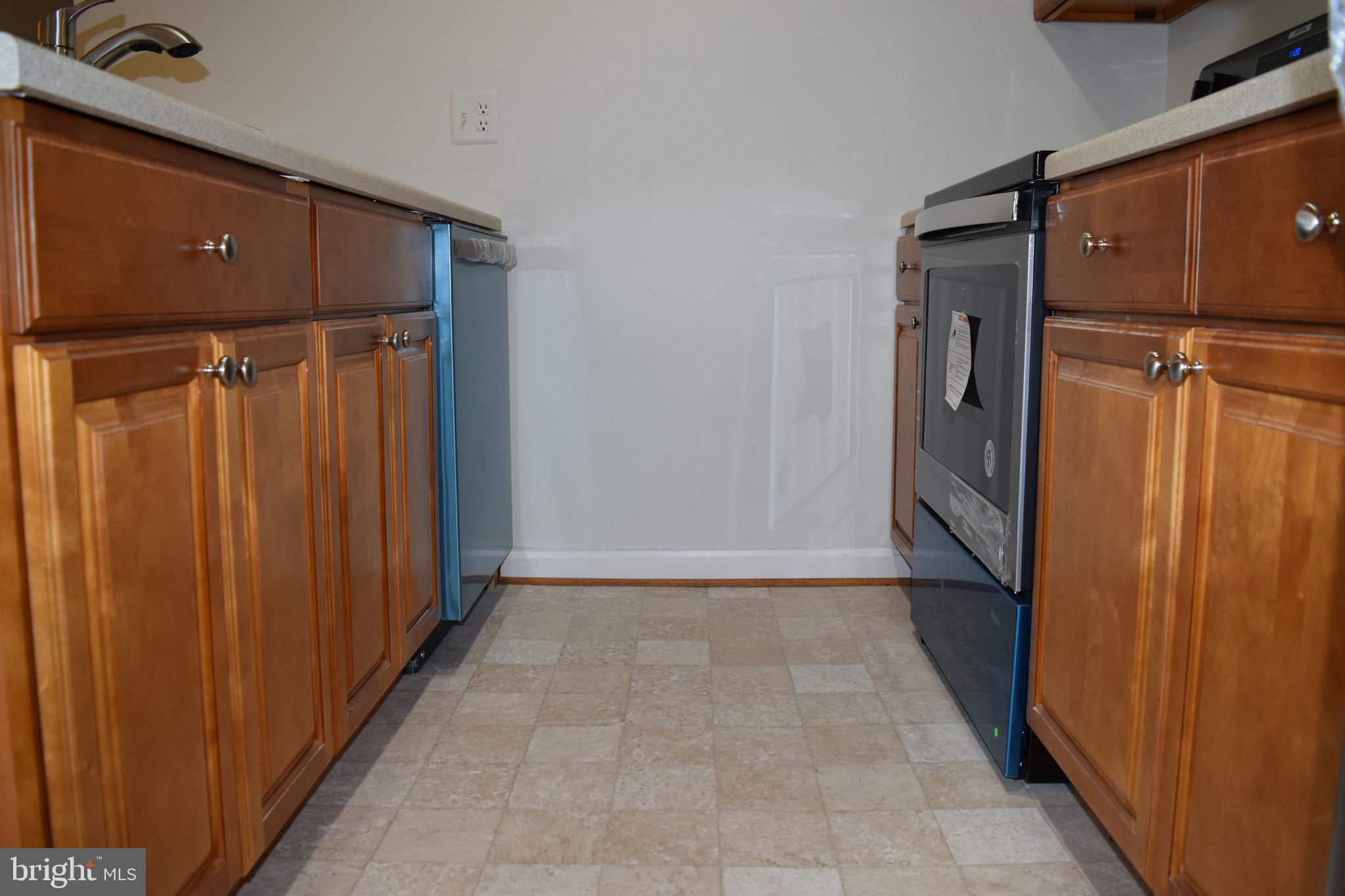 CLUSTERS AT WOODLAWN - Residential Lease