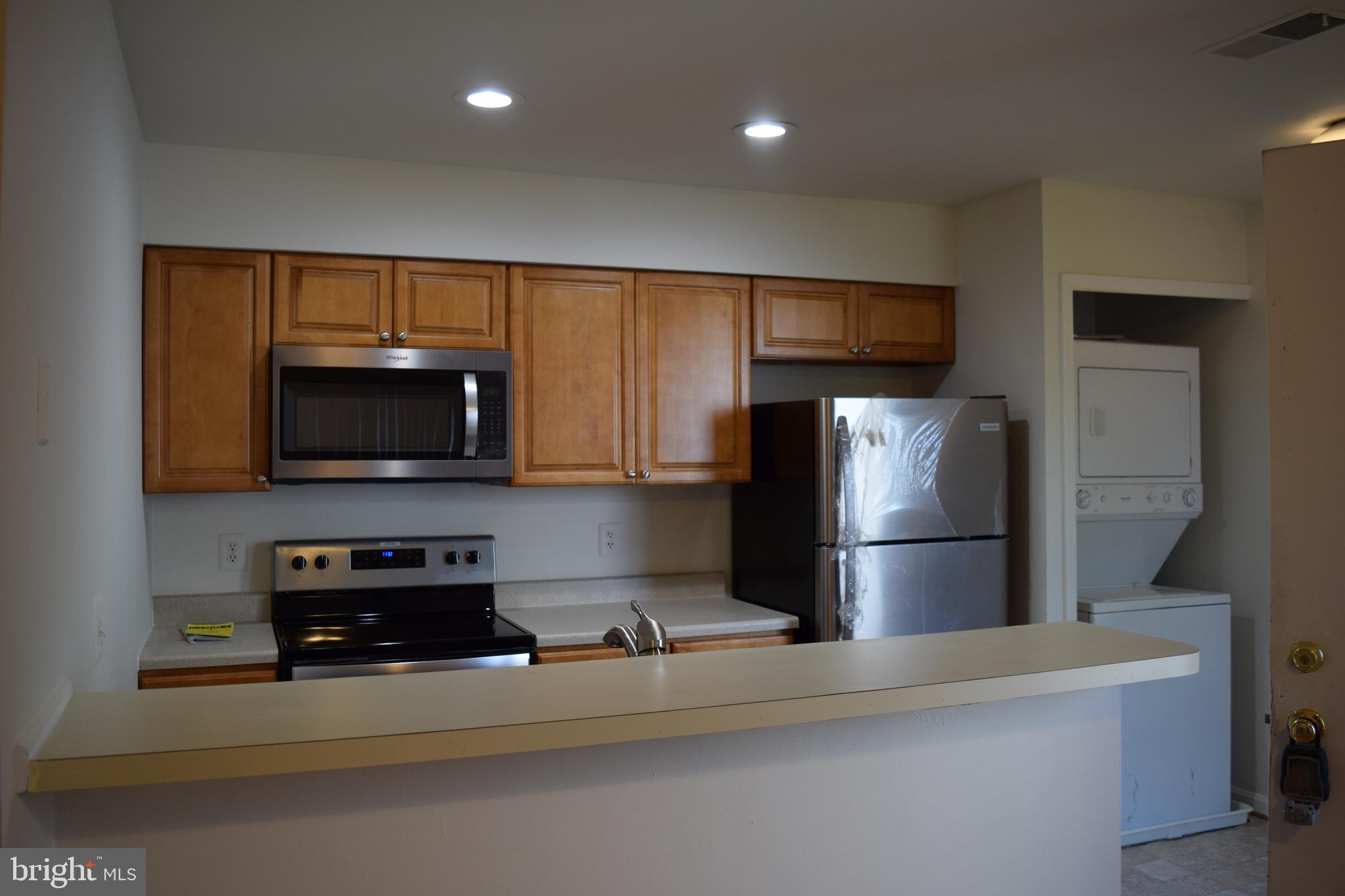 CLUSTERS AT WOODLAWN - Residential Lease