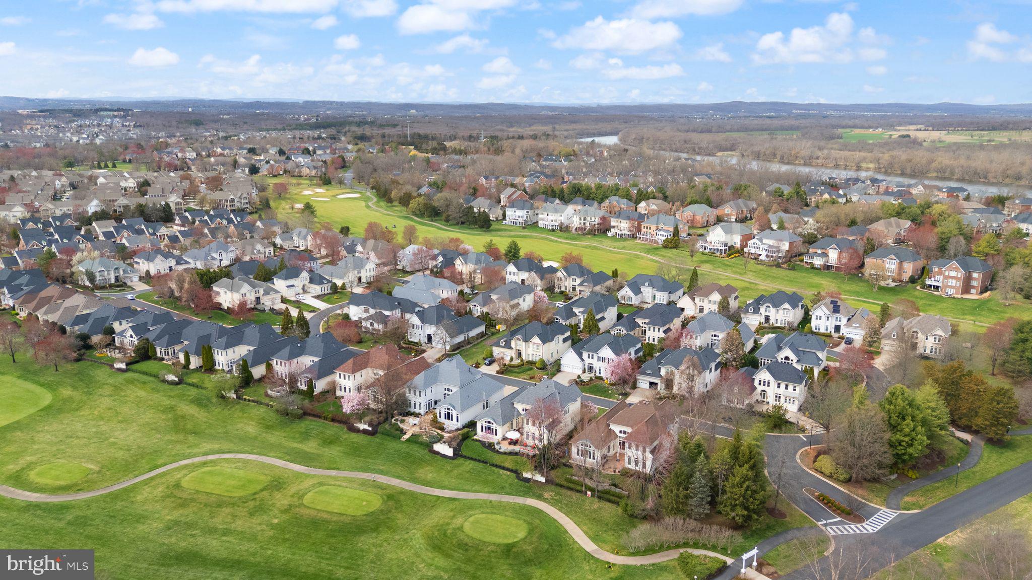 RIVER CREEK - Residential