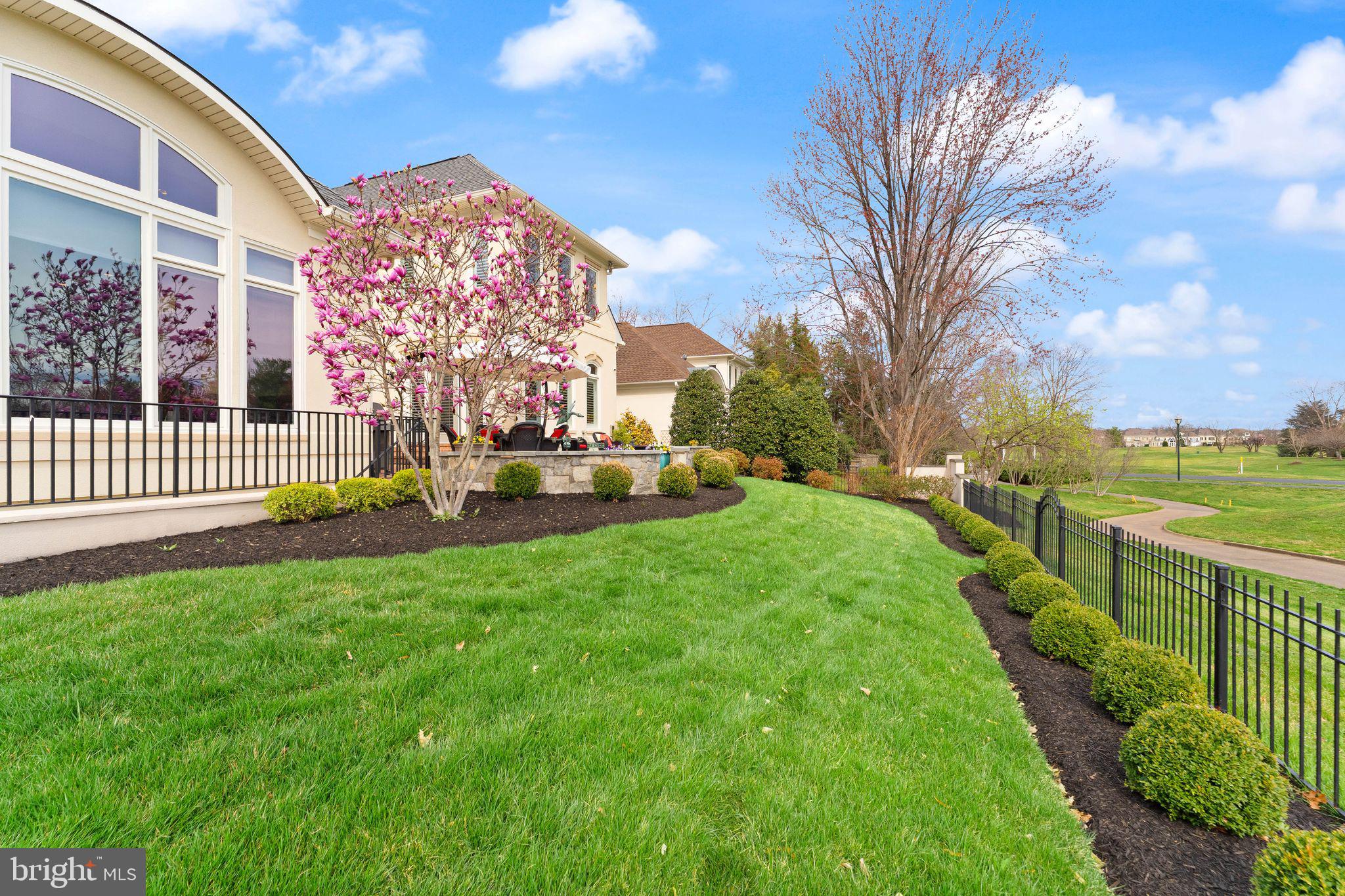 RIVER CREEK - Residential