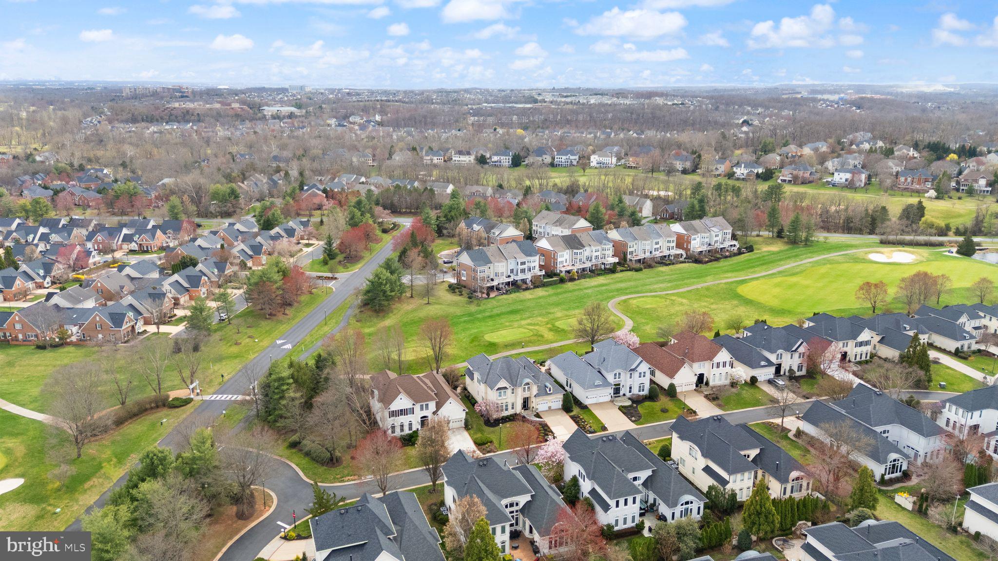 RIVER CREEK - Residential