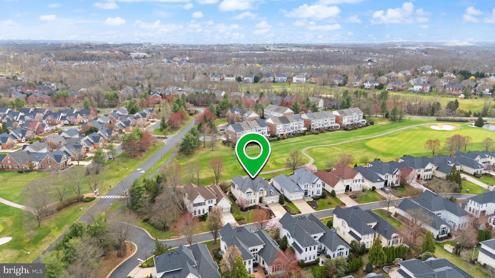 RIVER CREEK - Residential