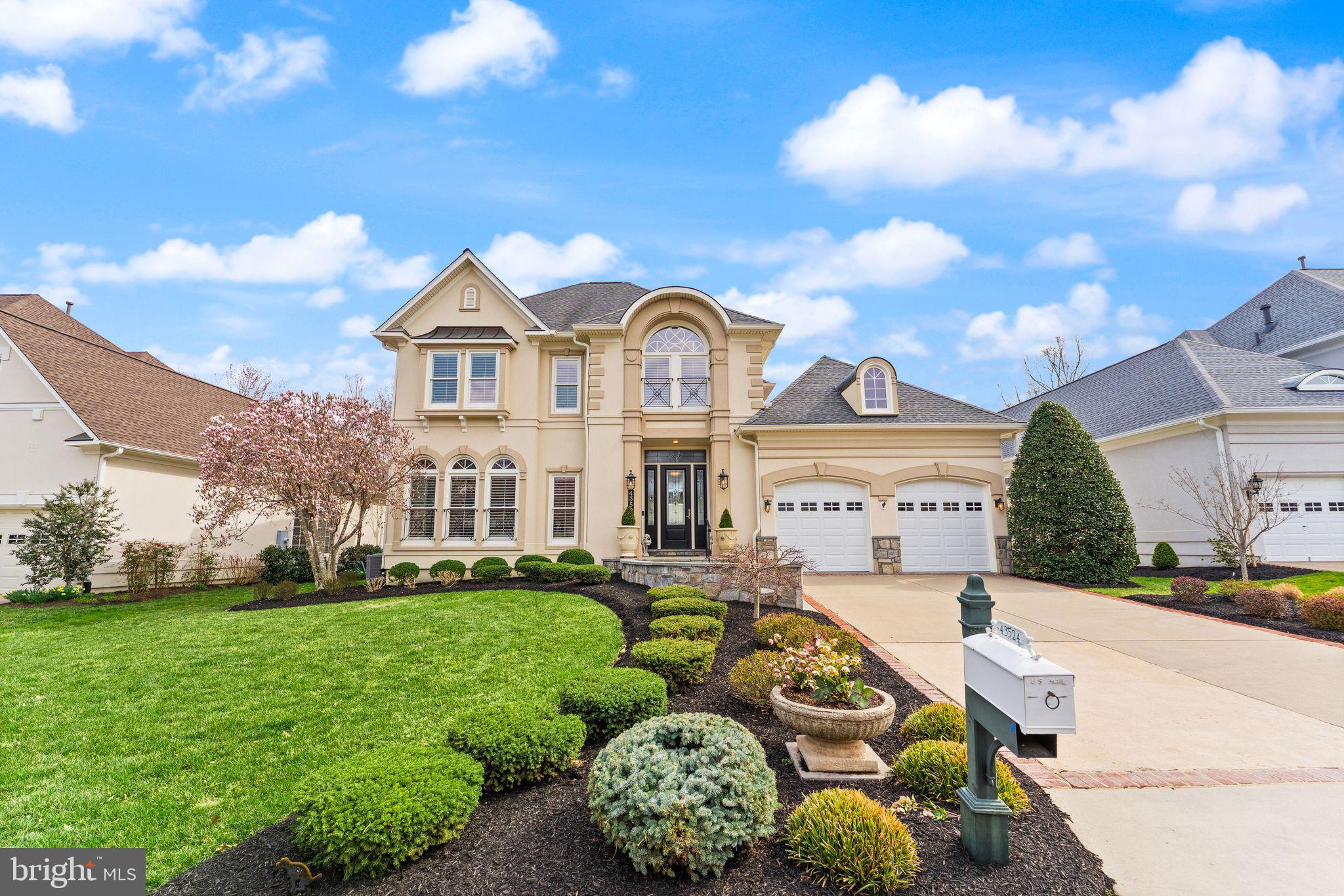 RIVER CREEK - Residential