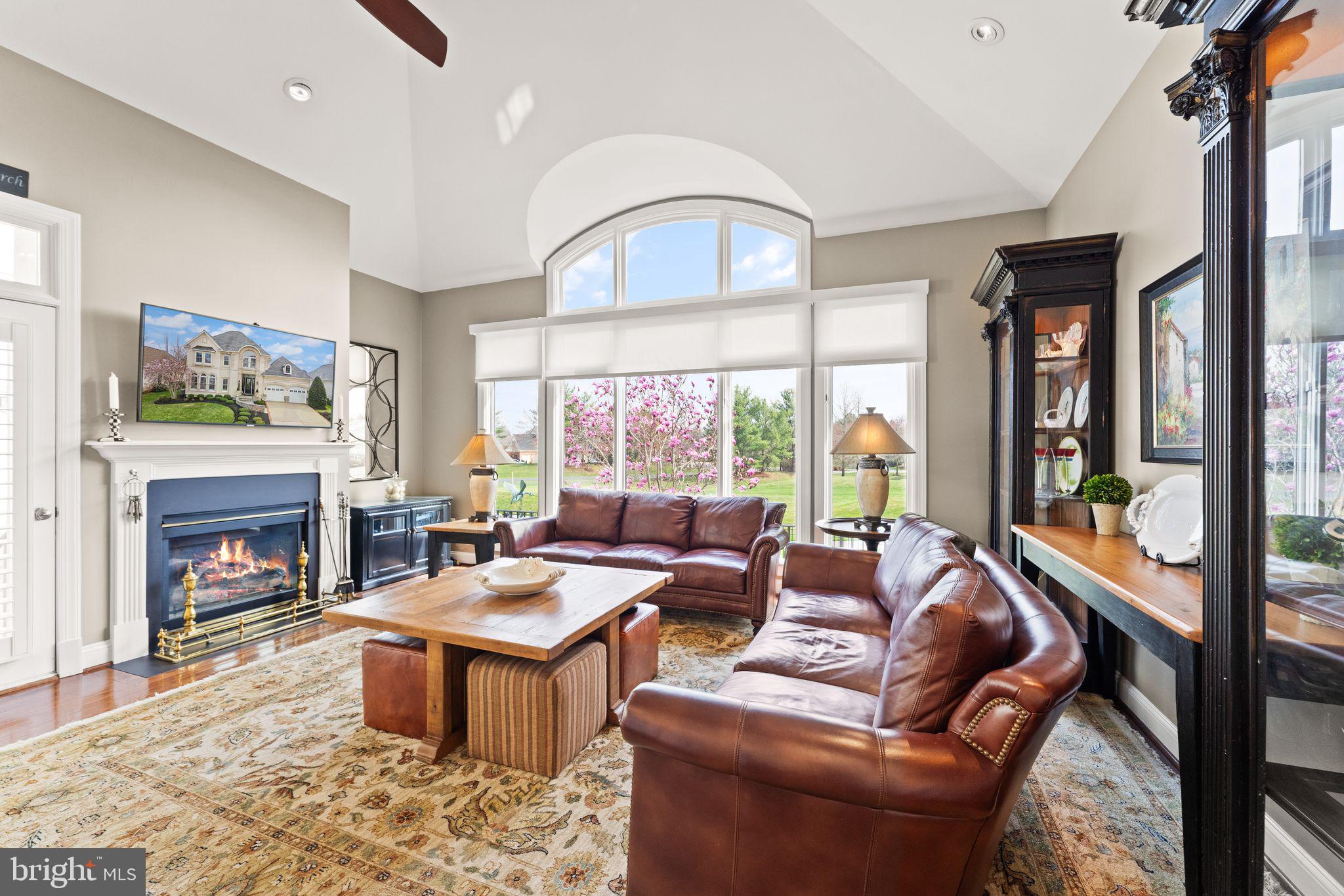 RIVER CREEK - Residential