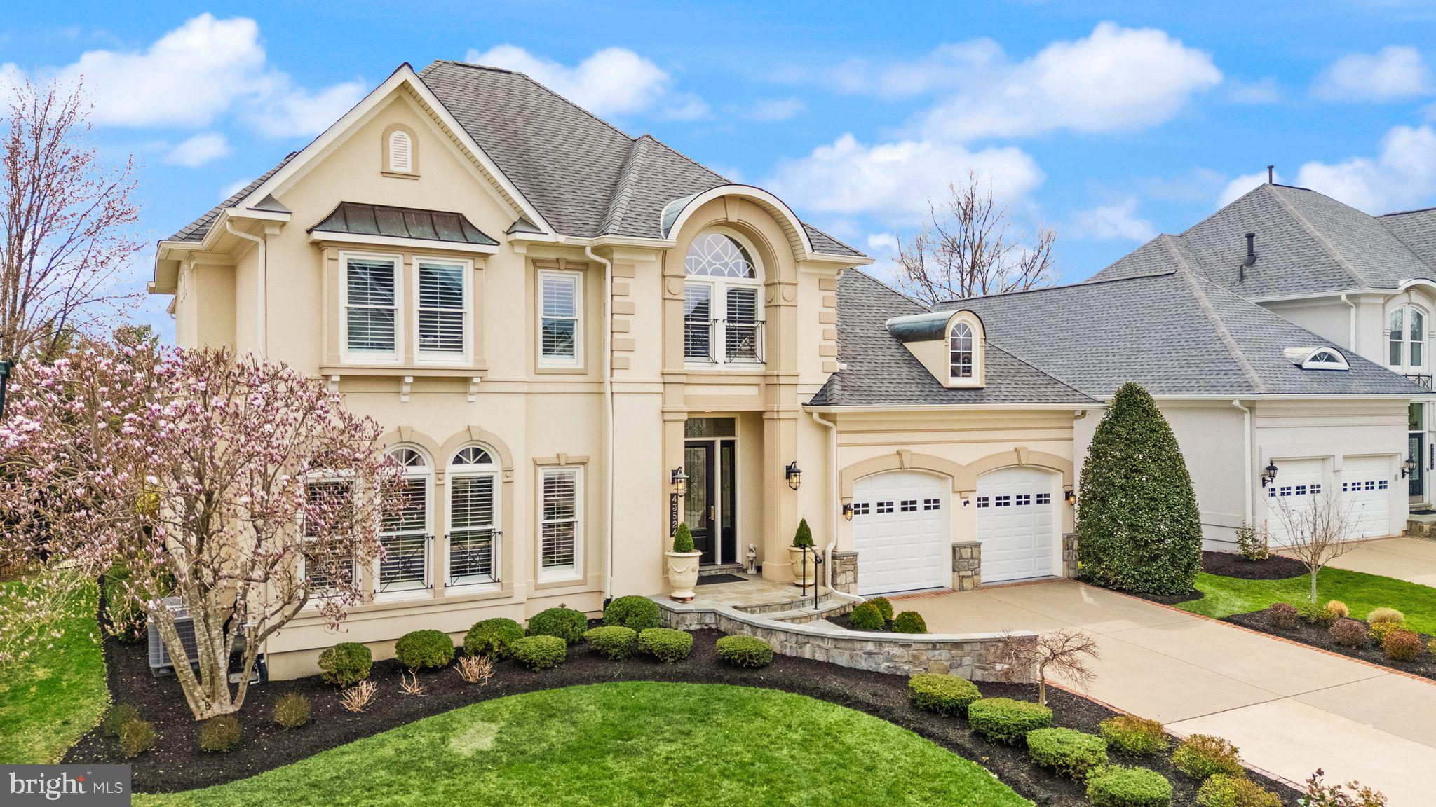 RIVER CREEK - Residential