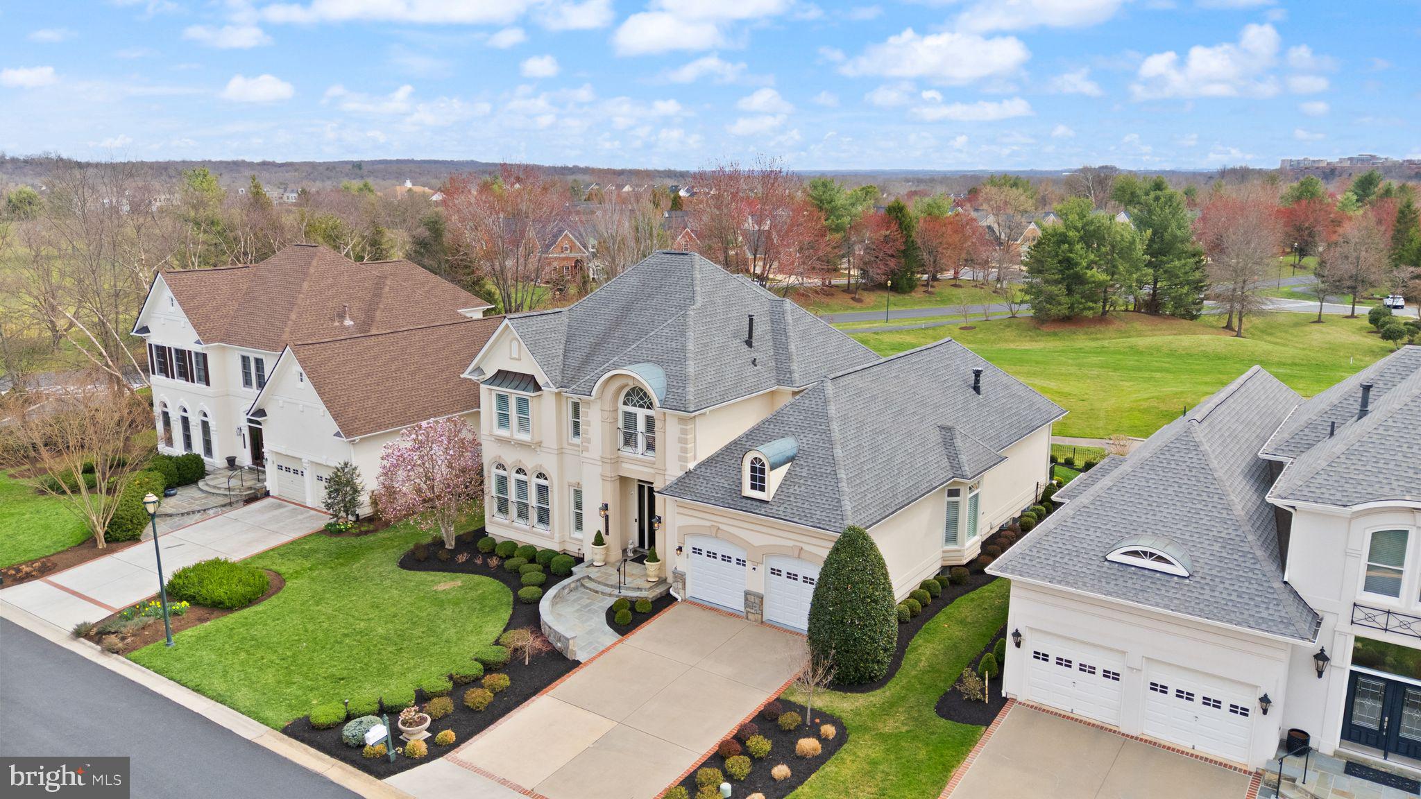 RIVER CREEK - Residential