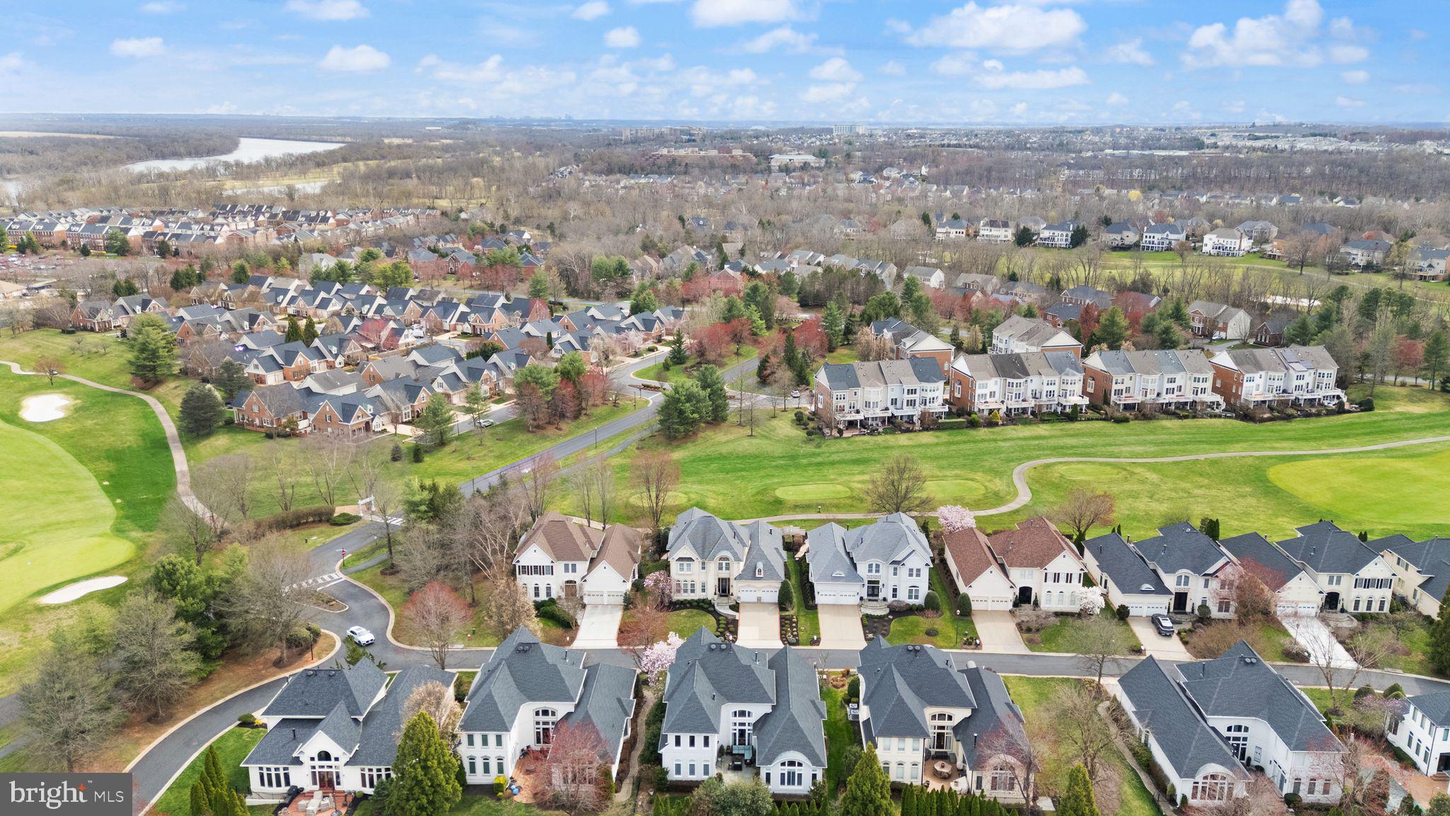 RIVER CREEK - Residential